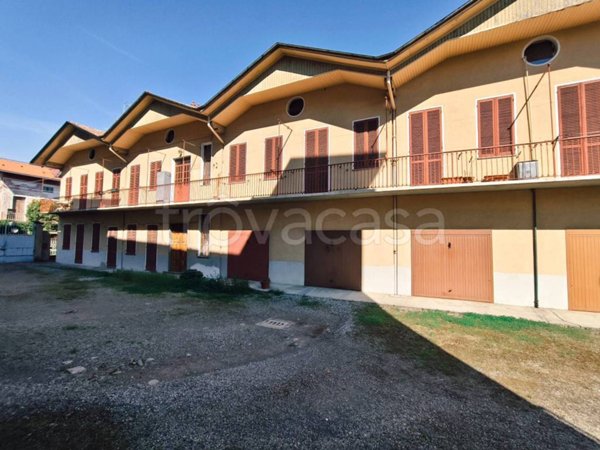casa indipendente in vendita a Biella in zona Chiavazza