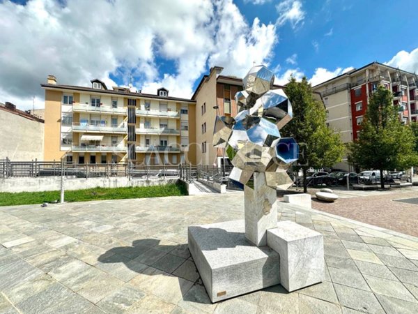 ufficio in vendita a Biella in zona Centro Città