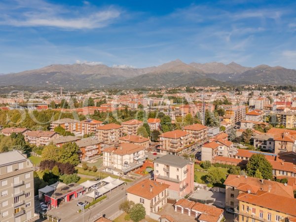 appartamento in vendita a Biella in zona Centro Città