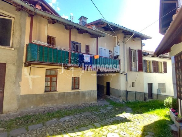 casa indipendente in vendita a Biella