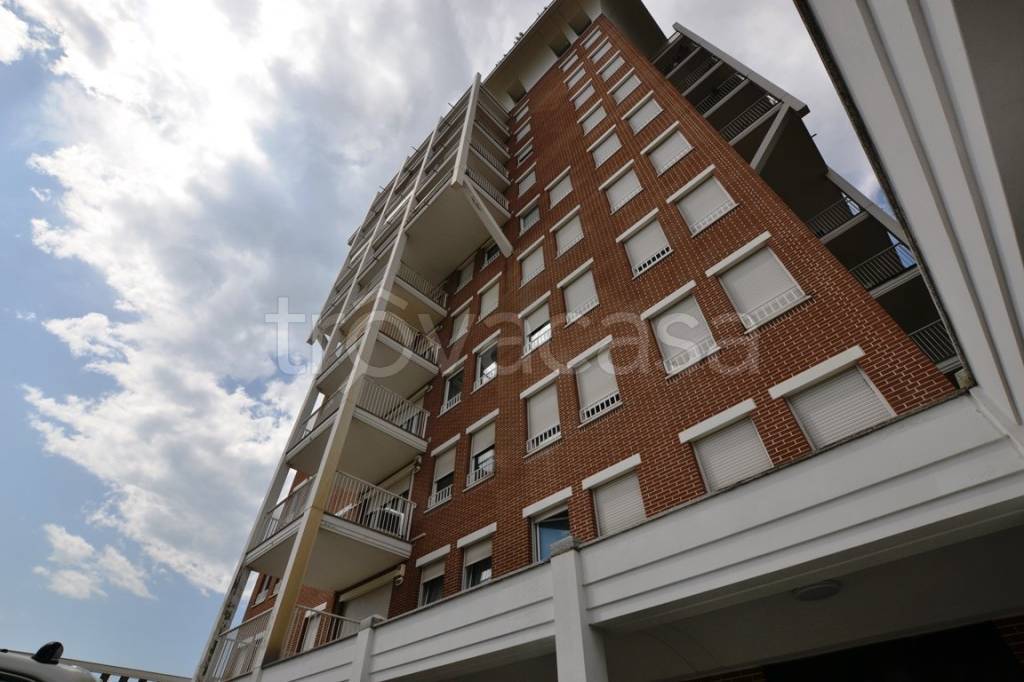 appartamento in vendita a Biella in zona Centro Città