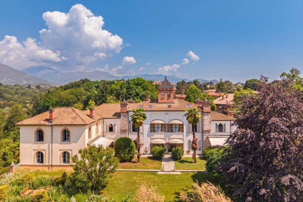 casa indipendente in vendita a Biella in zona Oropa