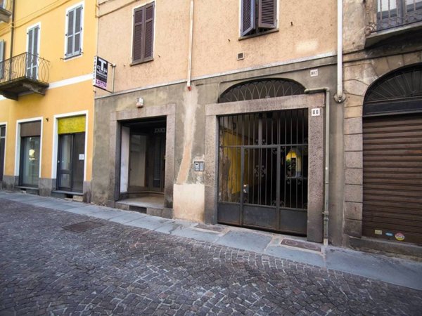 negozio in vendita a Biella in zona Centro Città