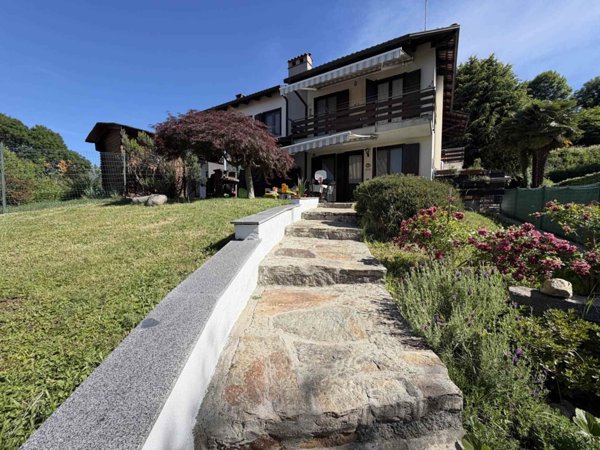 casa indipendente in vendita a Biella in zona Vaglio