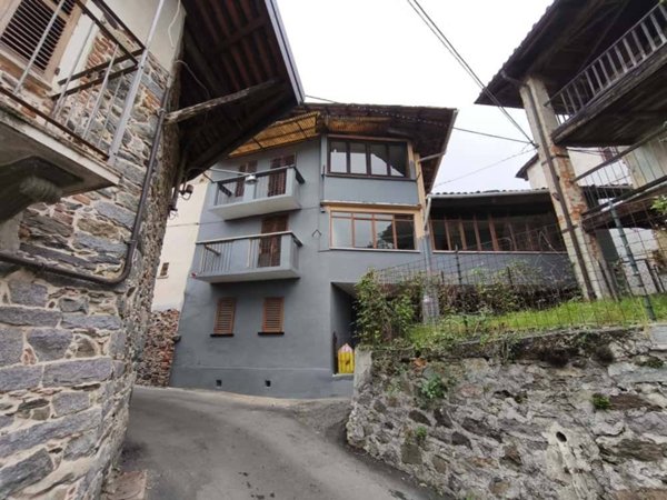 appartamento in vendita a Biella in zona Centro Città