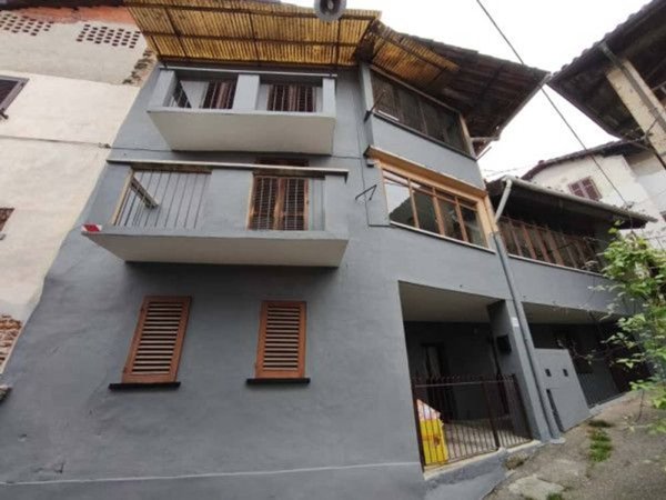appartamento in vendita a Biella in zona Favaro
