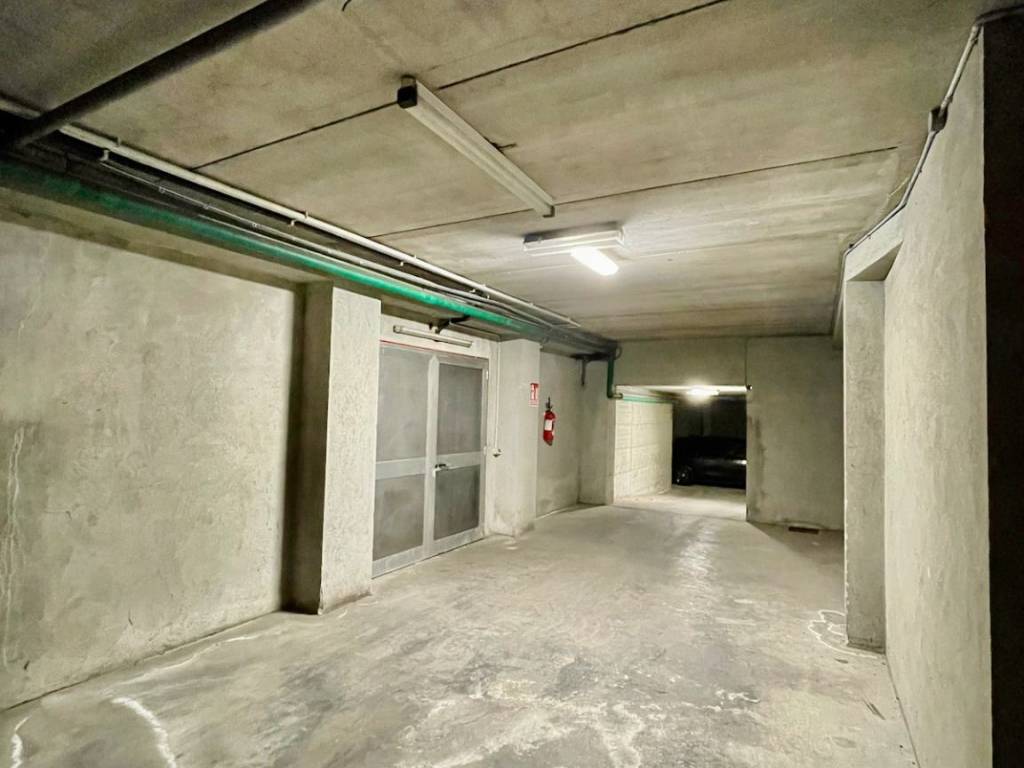 negozio in vendita a Biella in zona Centro Città