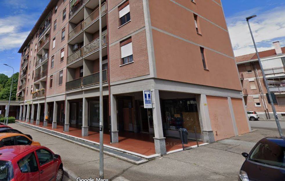 negozio in vendita a Biella in zona Viale Macallè