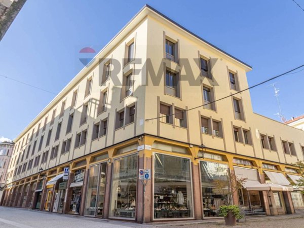 appartamento in vendita a Biella in zona Centro Città