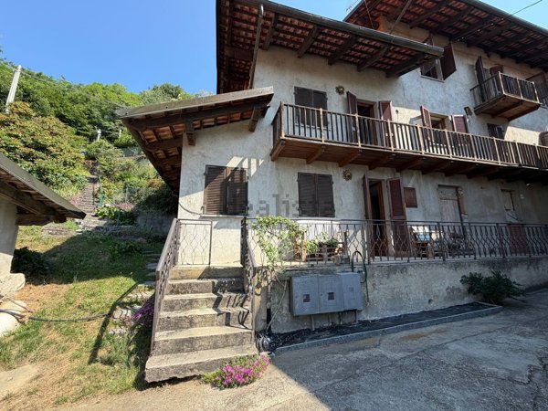 casa semindipendente in vendita a Biella in zona Bonino