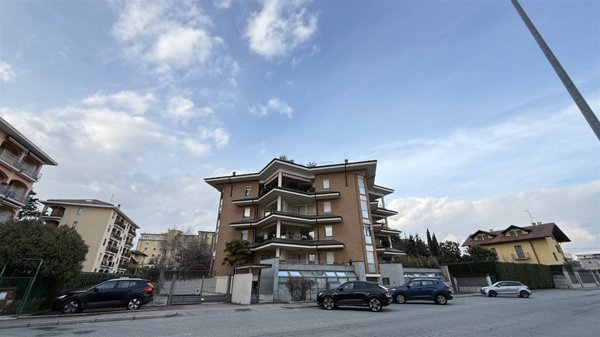 ufficio in vendita a Biella in zona Centro Città
