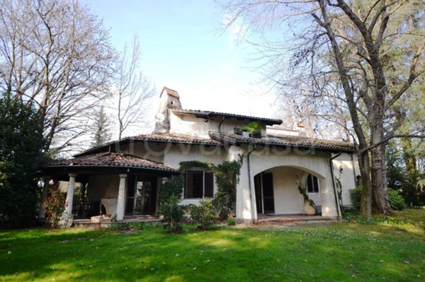 casa indipendente in vendita a Biella in zona Vandorno