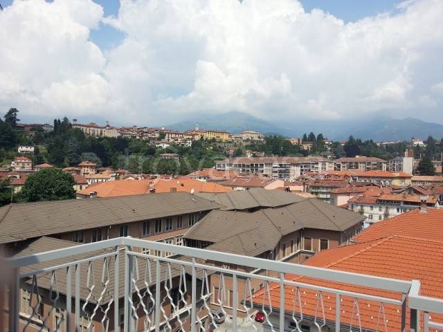 appartamento in vendita a Biella in zona Centro Città