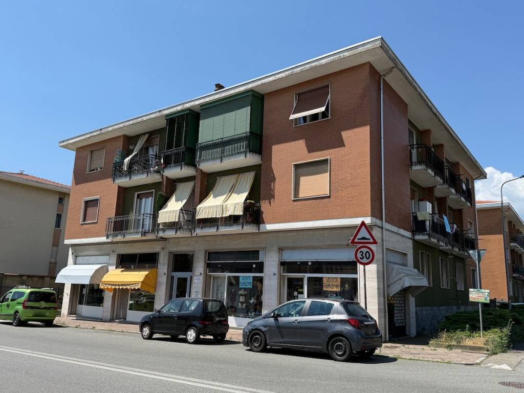 negozio in vendita a Biella in zona San Biagio