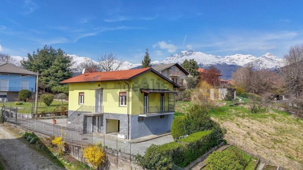 casa indipendente in vendita a Biella in zona Vandorno