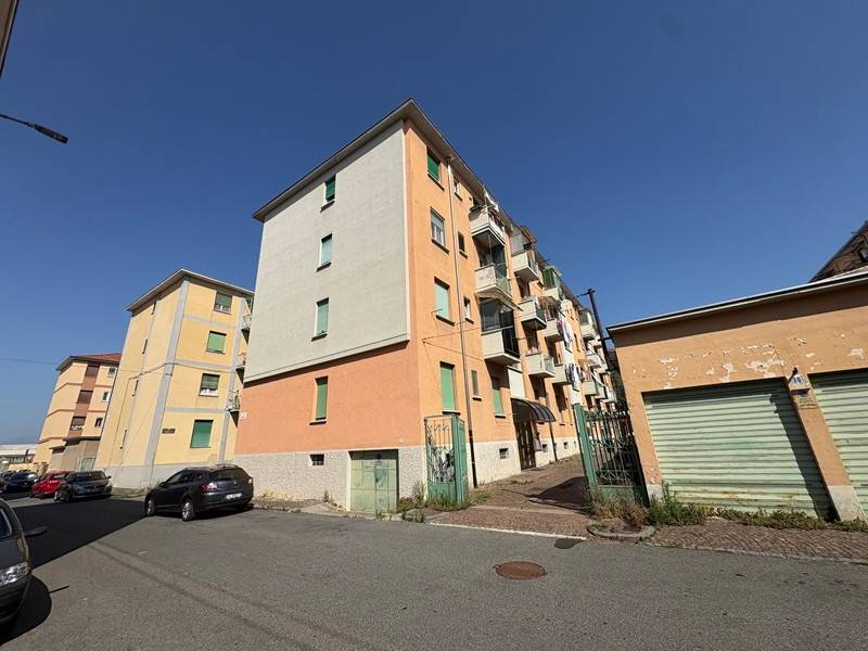 appartamento in vendita a Biella in zona Viale Macallè