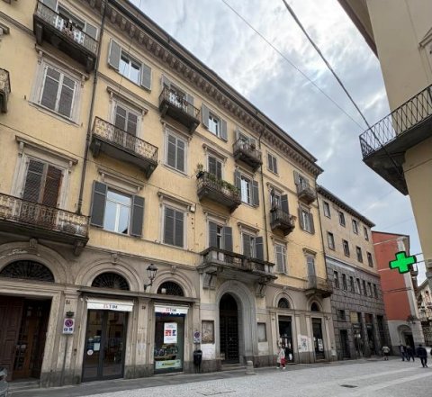 appartamento in vendita a Biella in zona Centro Città