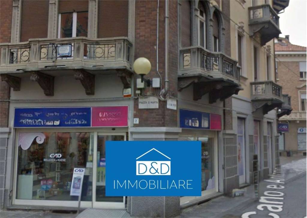 negozio in vendita a Biella in zona Centro Città