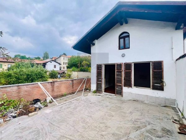 casa indipendente in vendita a Biella in zona Vandorno