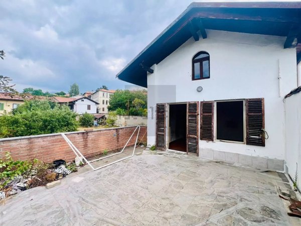 casa indipendente in vendita a Biella in zona Vandorno