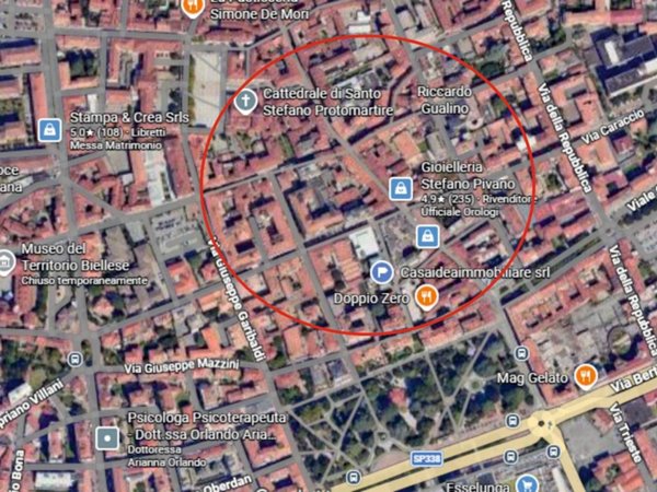 negozio in vendita a Biella in zona Centro Città