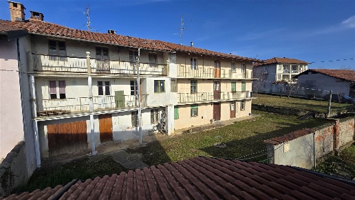 casa indipendente in vendita a Biella in zona Vandorno