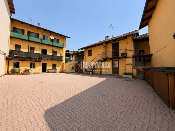 casa indipendente in vendita a Biella in zona San Biagio