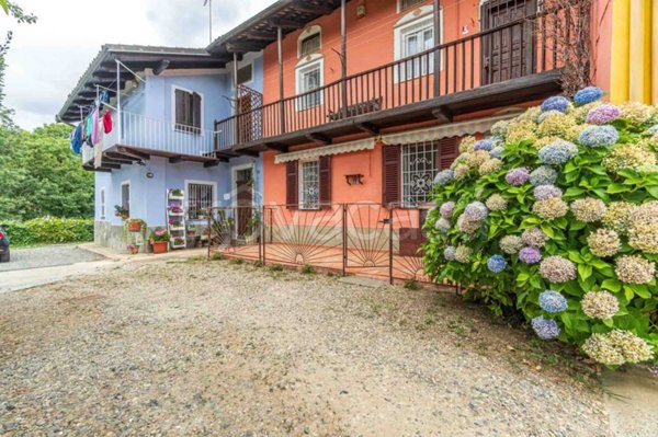 casa indipendente in vendita a Biella