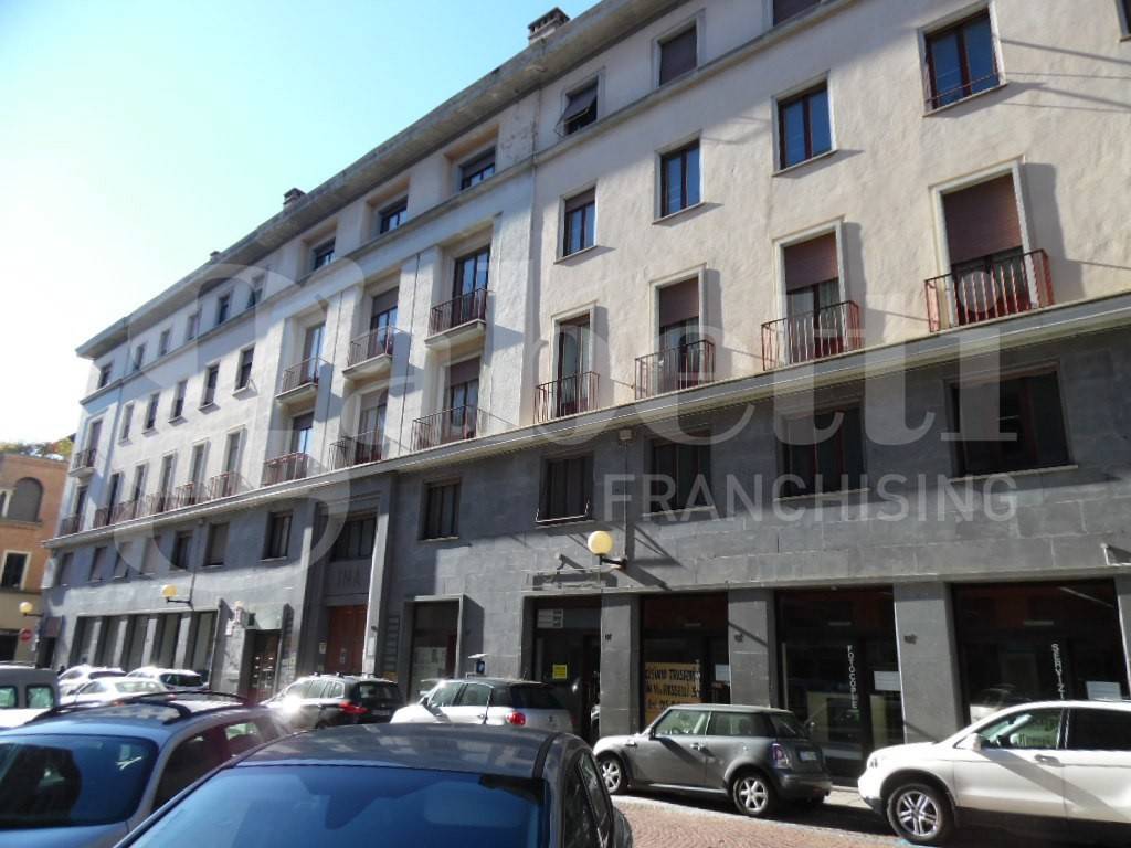 appartamento in vendita a Biella in zona Centro Città