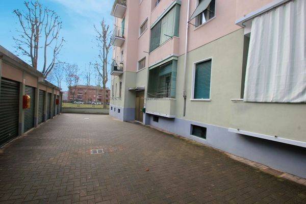 appartamento in vendita a Biella in zona Viale Macallè