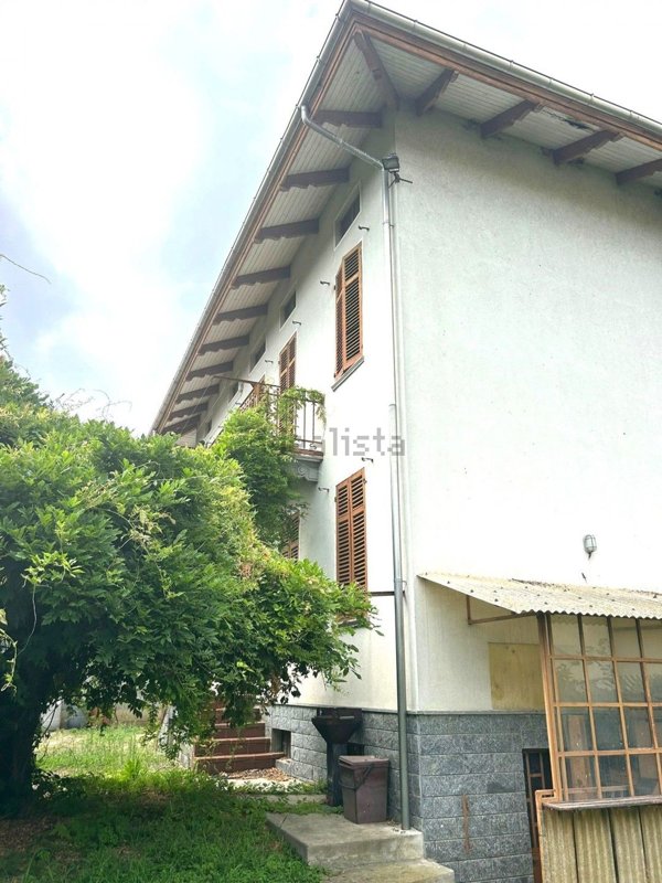casa indipendente in vendita a Biella in zona Pavignano
