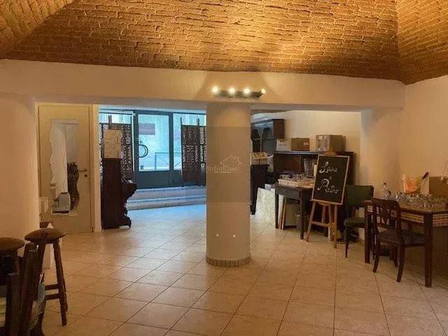 negozio in vendita a Biella in zona Centro Città