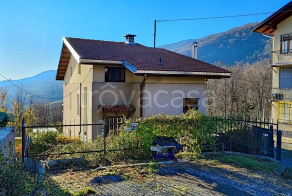 casa indipendente in vendita a Biella in zona Favaro