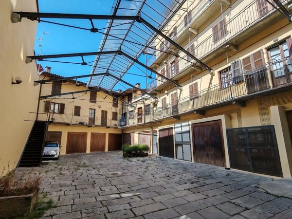 appartamento in vendita a Biella in zona Centro Città