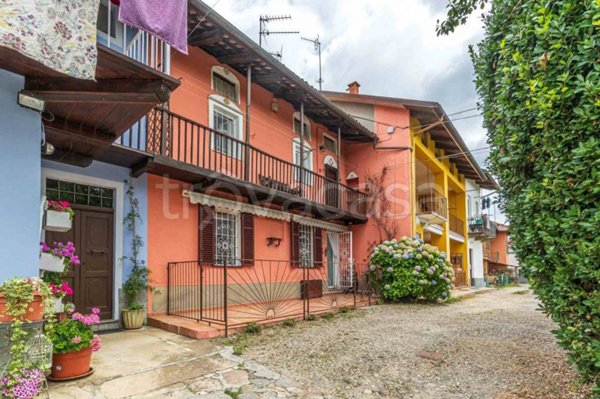 casa indipendente in vendita a Biella in zona Vandorno