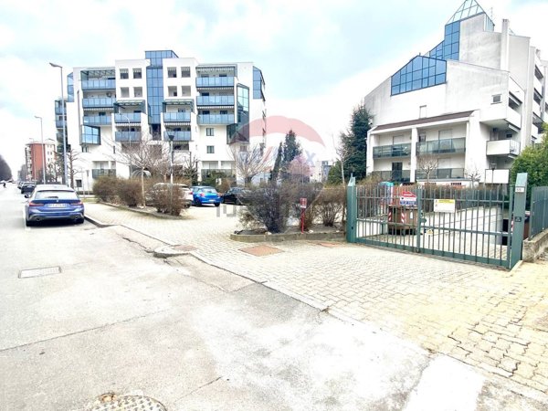 box auto in vendita a Biella in zona Centro Città