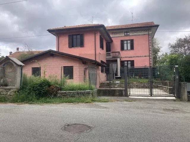 casa indipendente in vendita a Biella in zona Pavignano