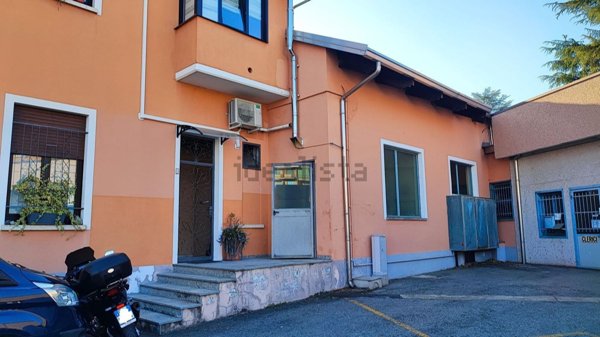 ufficio in vendita a Biella in zona Chiavazza