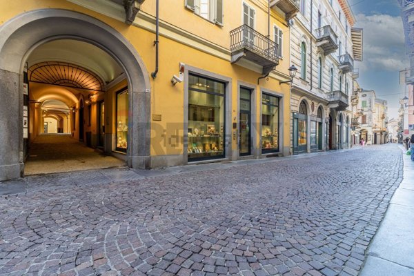 appartamento in vendita a Biella in zona Centro Città