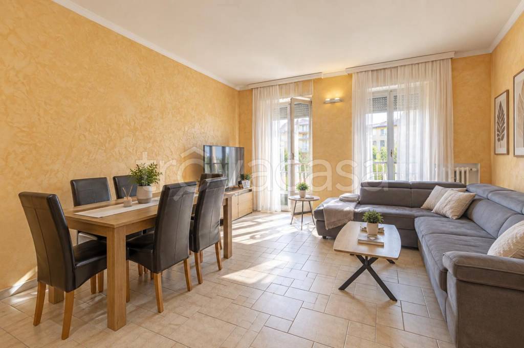 appartamento in vendita a Biella in zona Centro Città