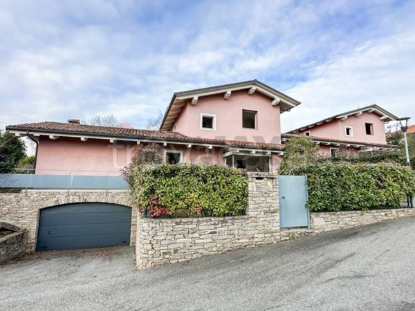 casa indipendente in vendita a Biella in zona Vandorno