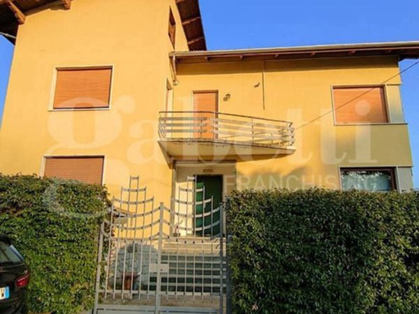appartamento in vendita a Biella in zona Piazzo