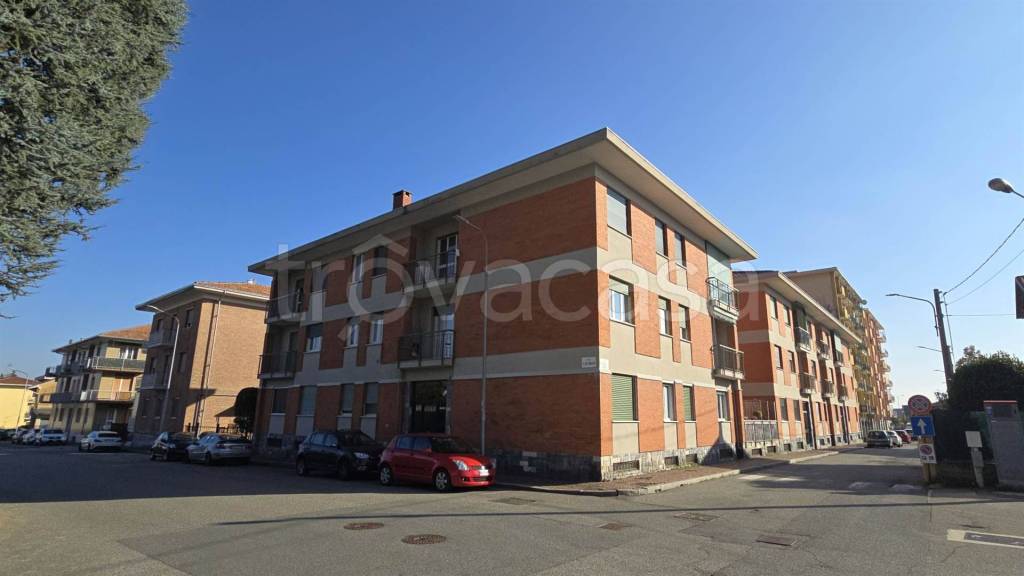 appartamento in vendita a Biella in zona Chiavazza