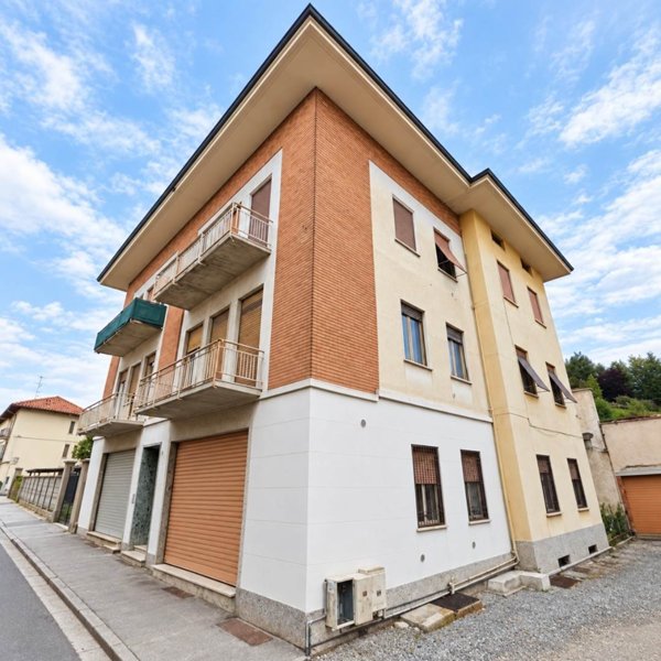 appartamento in vendita a Biella in zona Chiavazza