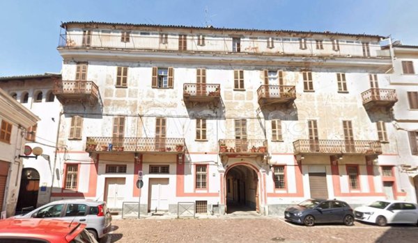 appartamento in vendita a Biella in zona Centro Città