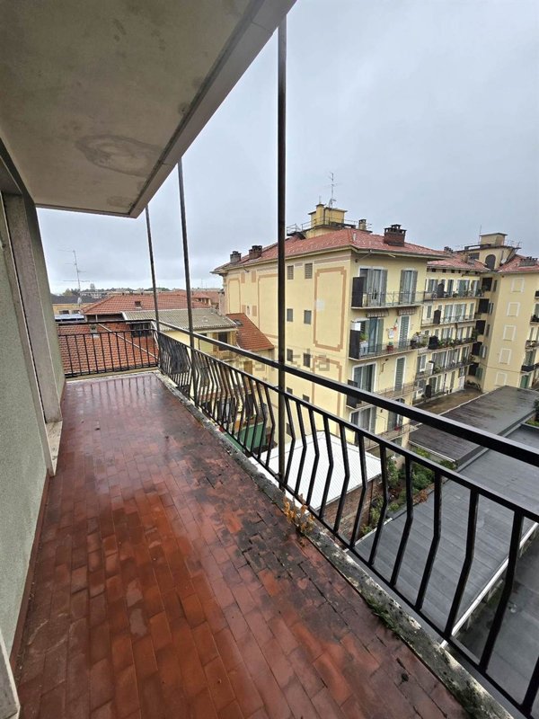 appartamento in vendita a Biella in zona Centro Città