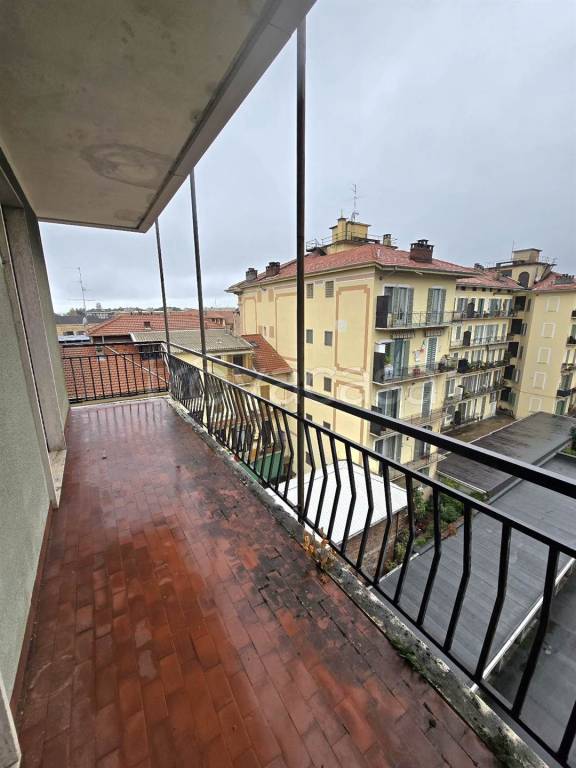 appartamento in vendita a Biella in zona Centro Città