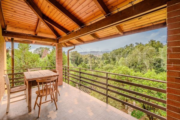 casa indipendente in vendita a Bioglio in zona Banchette