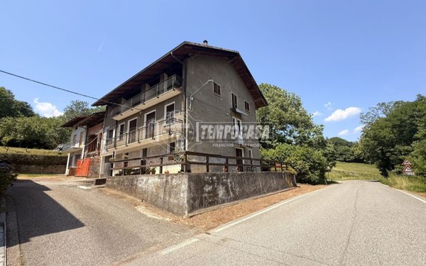 casa semindipendente in vendita a Bioglio in zona Banchette