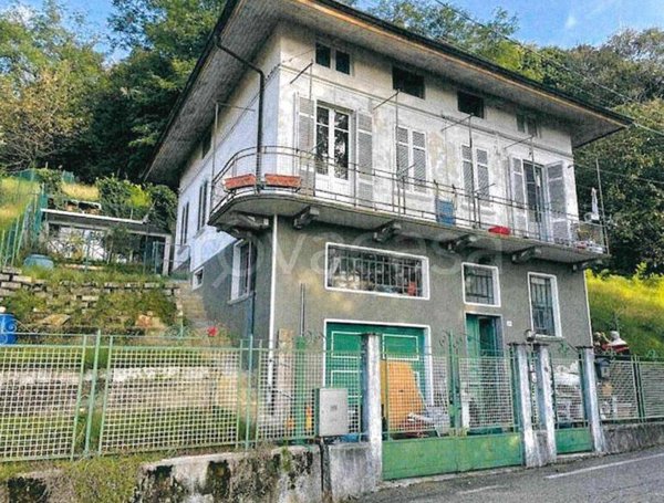 casa indipendente in vendita a Bioglio in zona Banchette